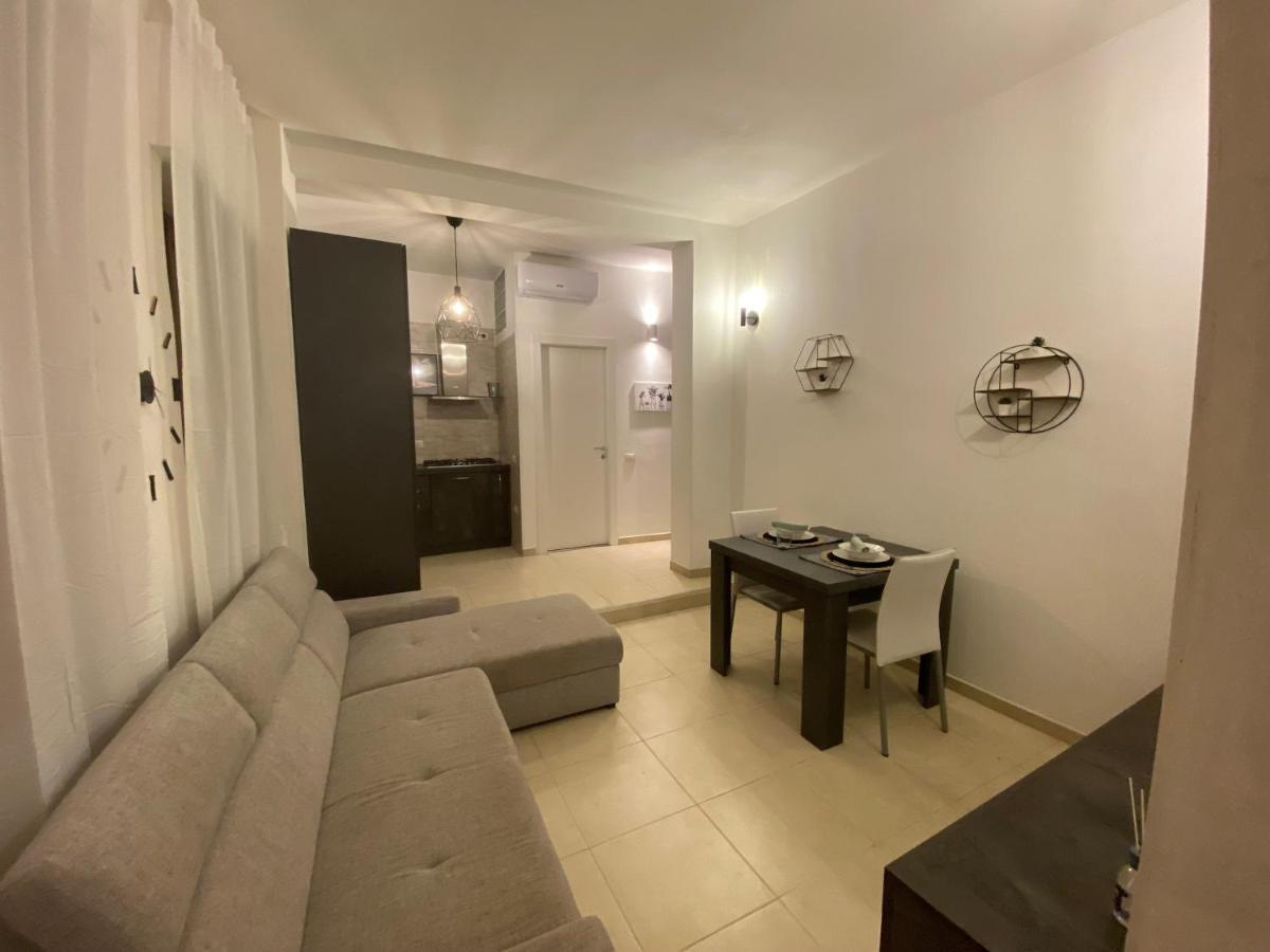 Civico 107 - Apartment With Private Parking Quartu Sant'Elena Exterior photo