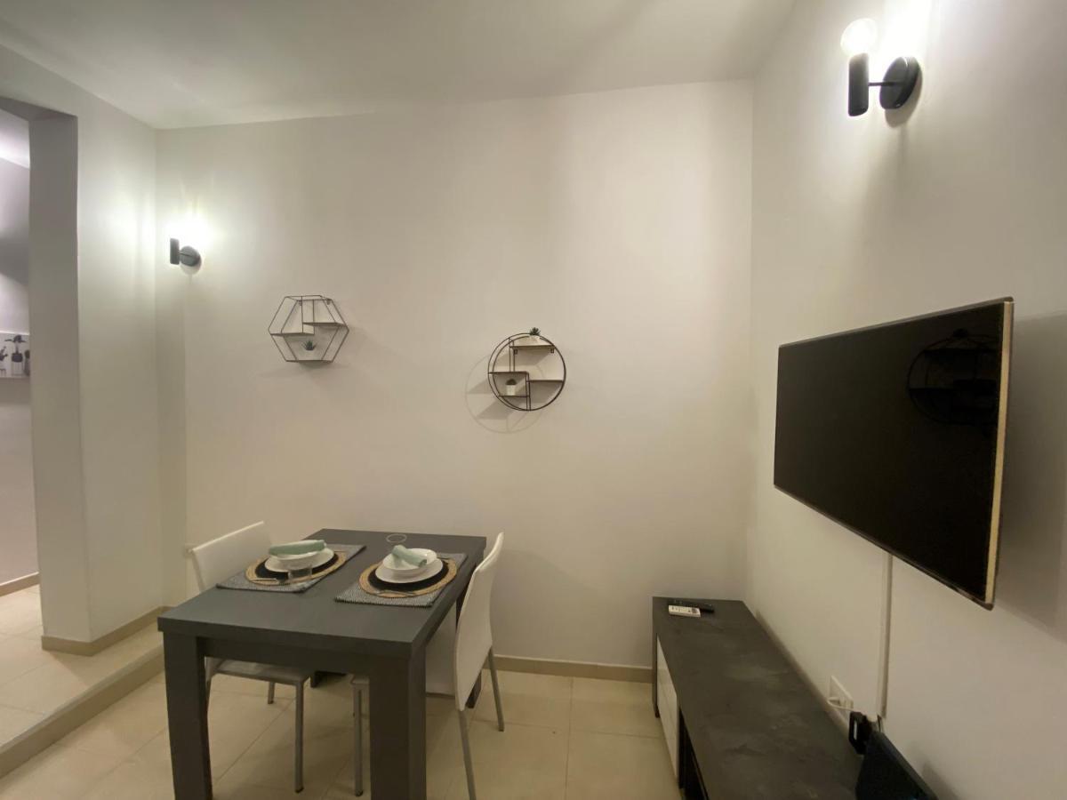 Civico 107 - Apartment With Private Parking Quartu Sant'Elena Exterior photo